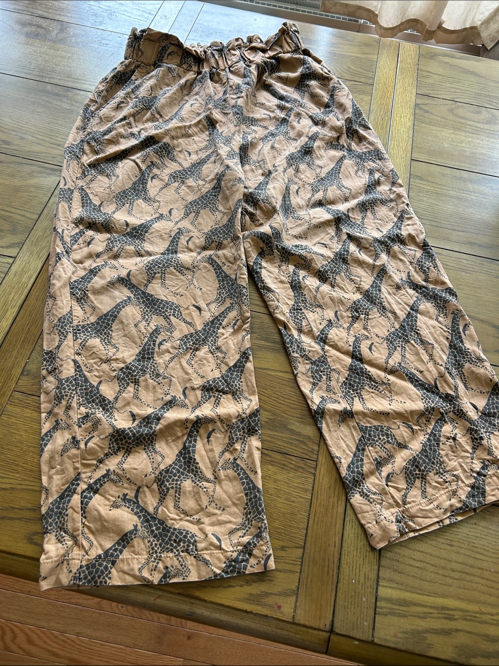 Women’s Brown Giraffe-Print cropped pants size Sm.